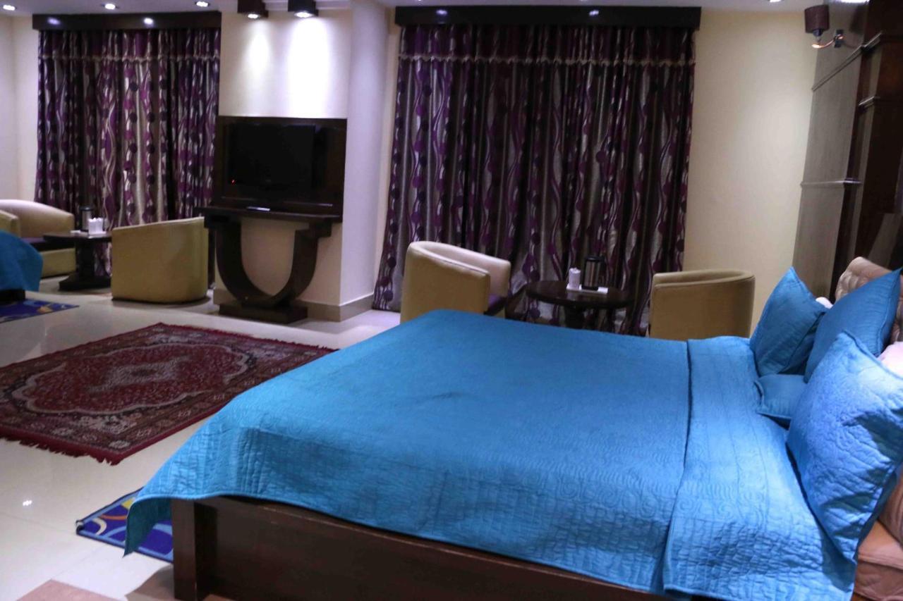 Hotel Raj Mandir Haridwār Buitenkant foto