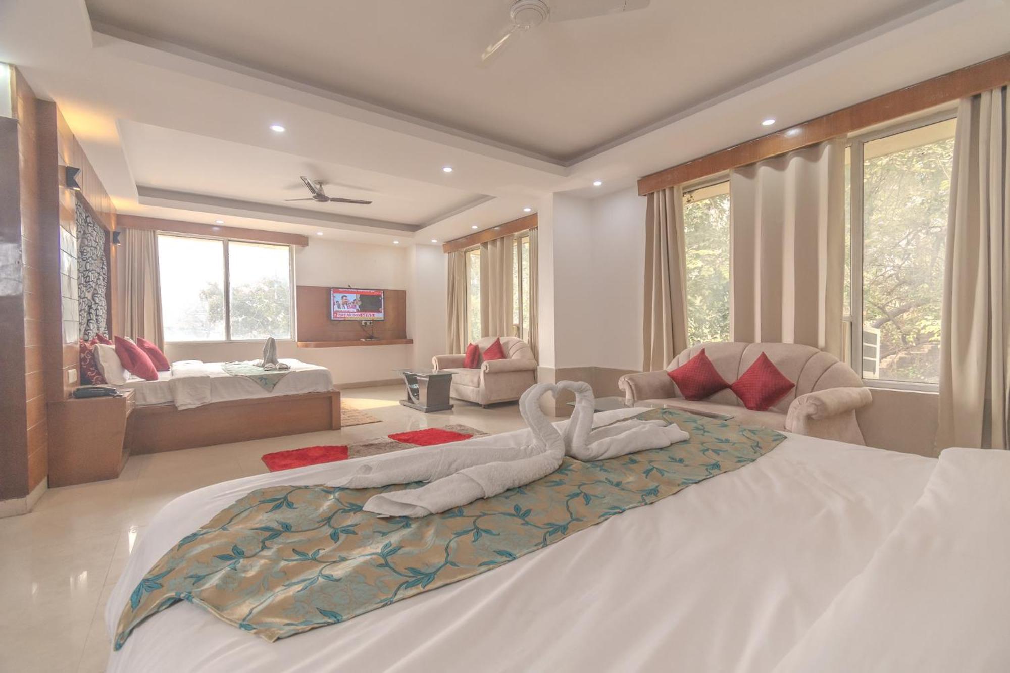 Hotel Raj Mandir Haridwār Buitenkant foto
