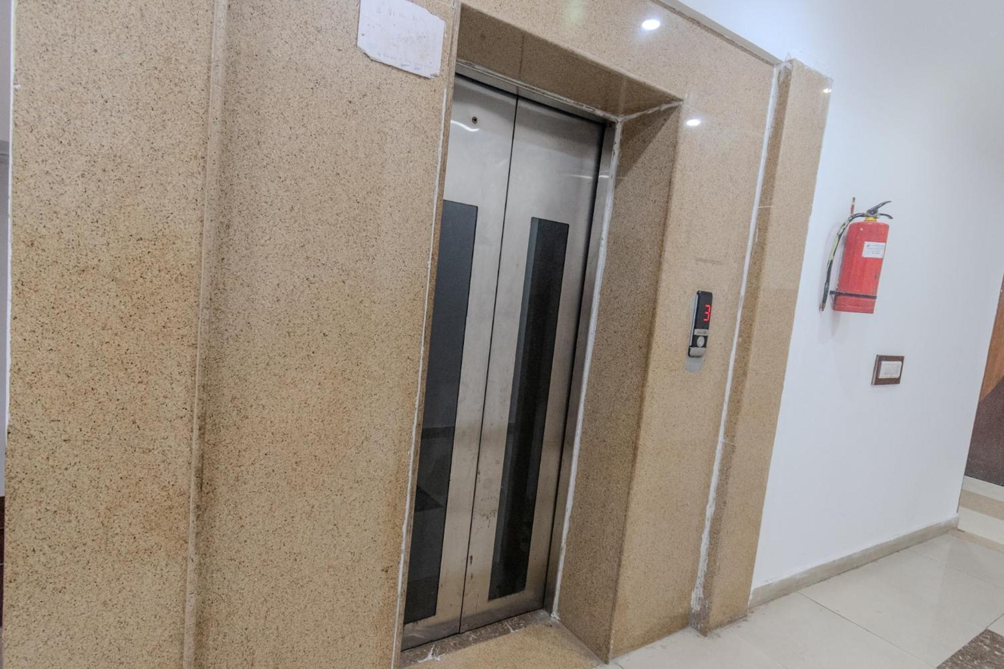 Hotel Raj Mandir Haridwār Buitenkant foto