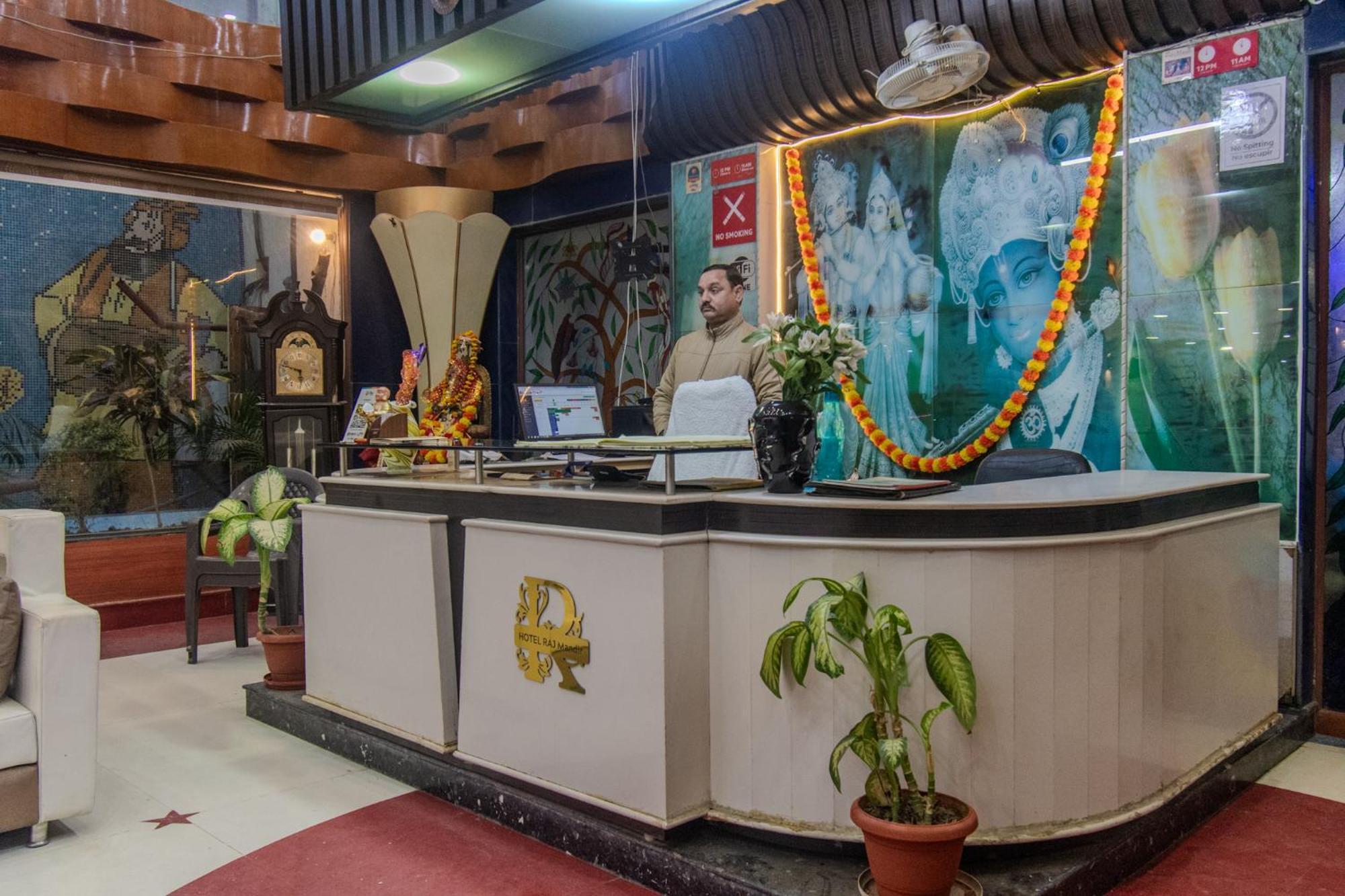 Hotel Raj Mandir Haridwār Buitenkant foto