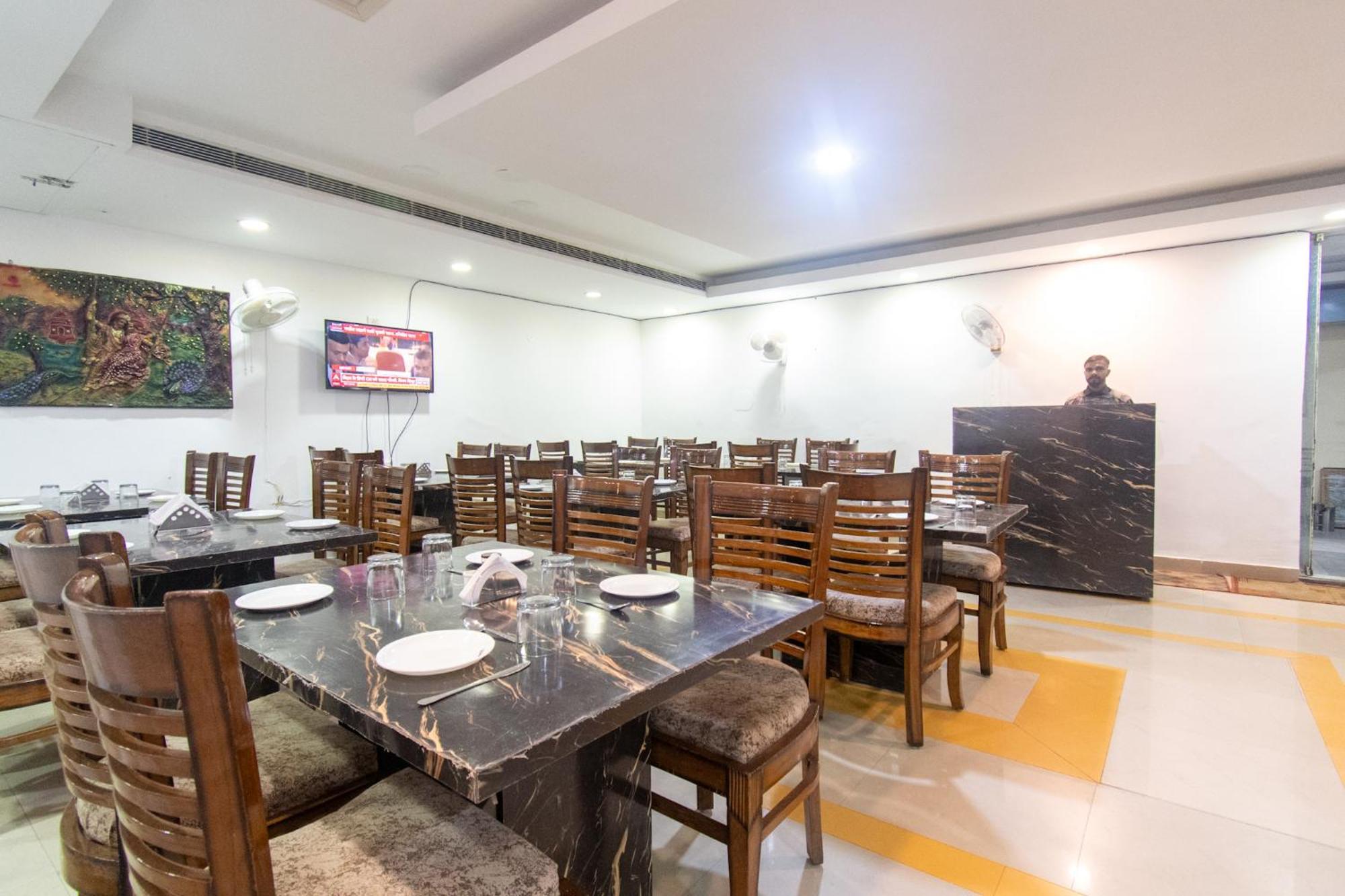 Hotel Raj Mandir Haridwār Buitenkant foto