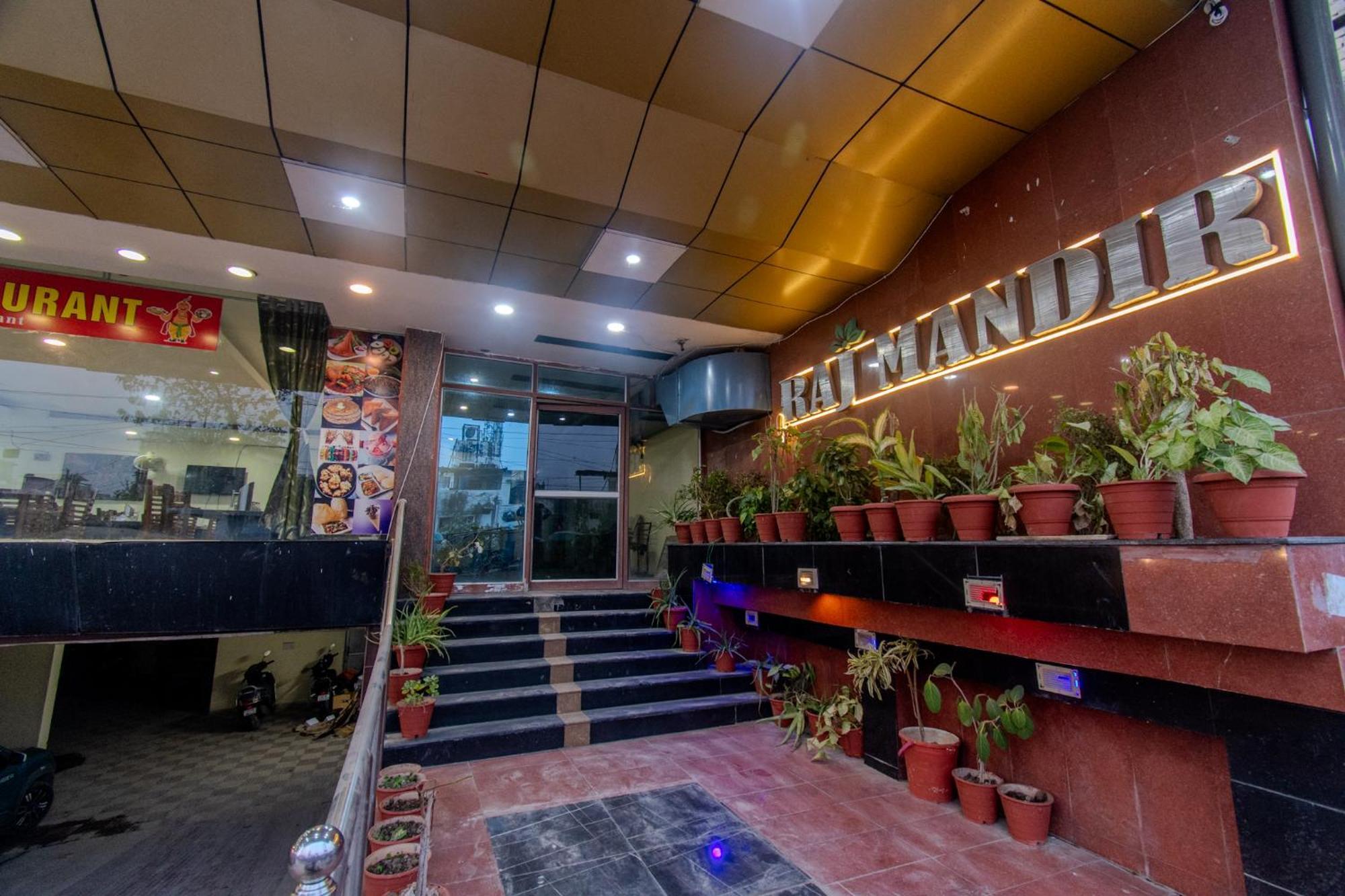 Hotel Raj Mandir Haridwār Buitenkant foto