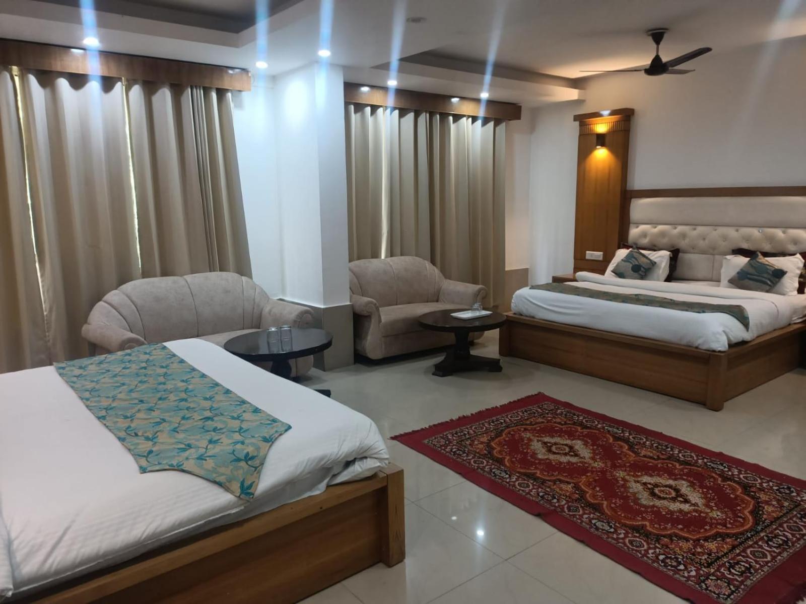 Hotel Raj Mandir Haridwār Buitenkant foto