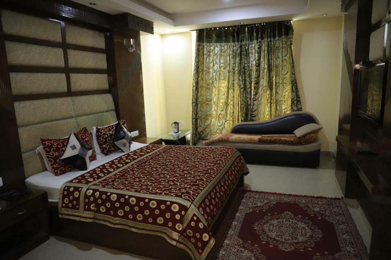 Hotel Raj Mandir Haridwār Buitenkant foto